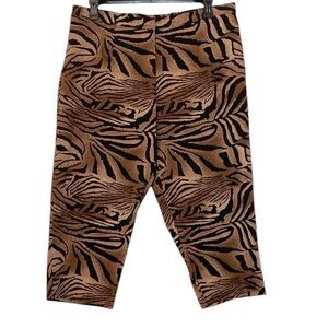 Avenue Animal Print Capris, cotton and spandex, front zip, size 18